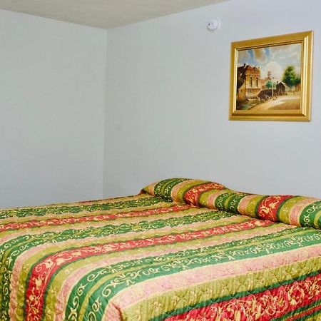 Red Carpet Motel By Ontario Exterior foto